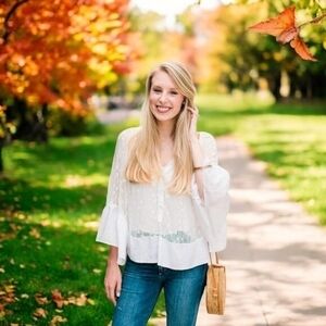 Anthropologie Akemi + Kin White Mesh Lace Star Embroidery Blouse M Bell Sleeve